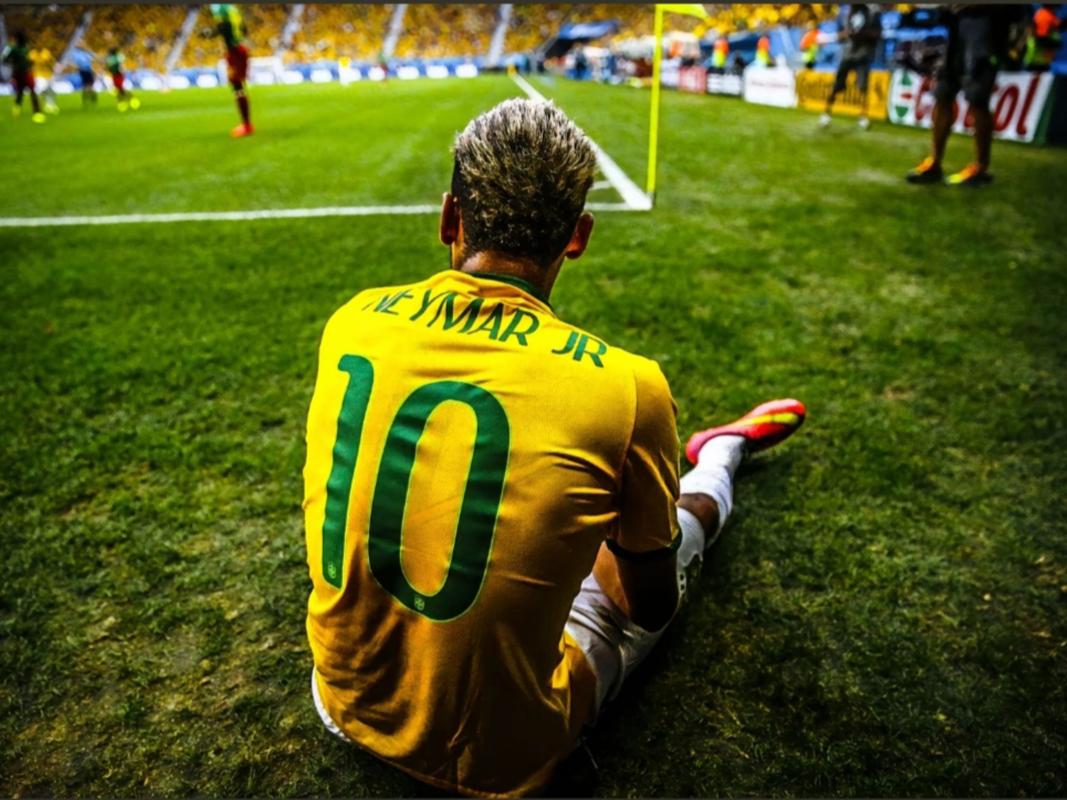 内马尔踢球厉害吗（内马尔到底踢什么位置）