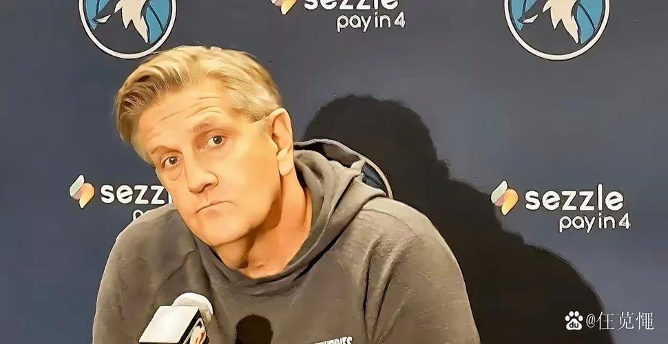 芬奇：我告诉队员接着给戈贝尔传球就行了就算有失误我也能接受