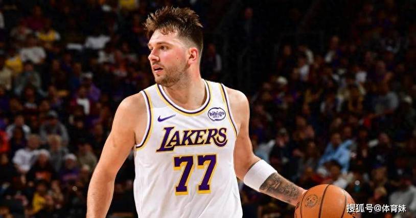 东契奇谈与球迷喷垃圾话：我用英语回应的确保对方能听懂