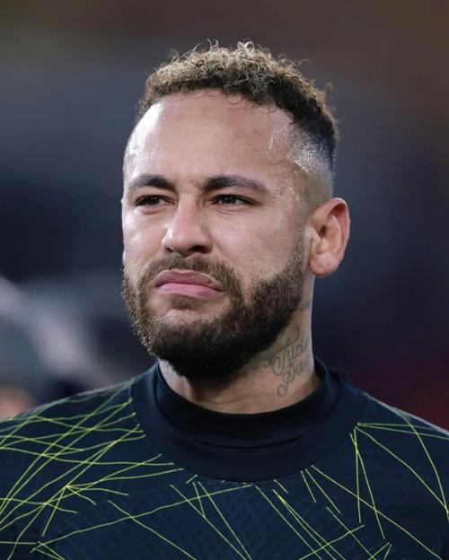 内马尔：当爸爸之后人真的会变，我再也不会是十年前那个内马尔了