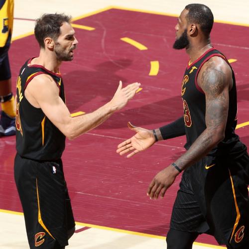 詹姆斯谈KD第三节13分：你不能对一个伟大的球员一直用同样的战术