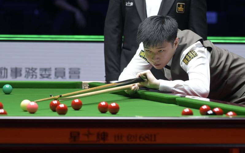 两杆破百+两杆50+！赵心童51克雷吉，晋级斯诺克世界公开赛16强