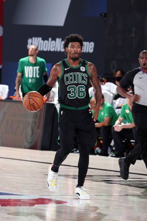 科尔：绿军赛季前曾不被看好但如今情况完全不同了