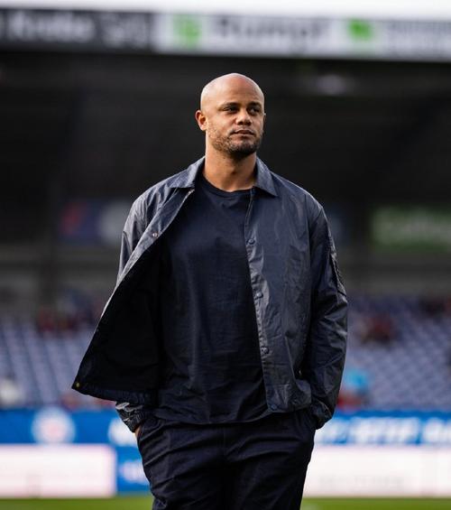 孔帕尼强调高位逼抢的团队协作精神不论对手为何_德甲直播