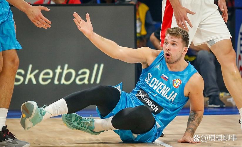 东契奇嗜血三分里夫斯从背后怒推一把&詹姆斯布朗尼比77还兴奋