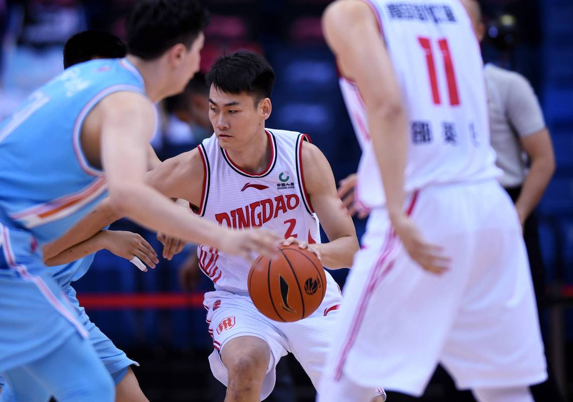 进攻真滴稳！王睿泽打满半场10中5&三分6中3贡献13分