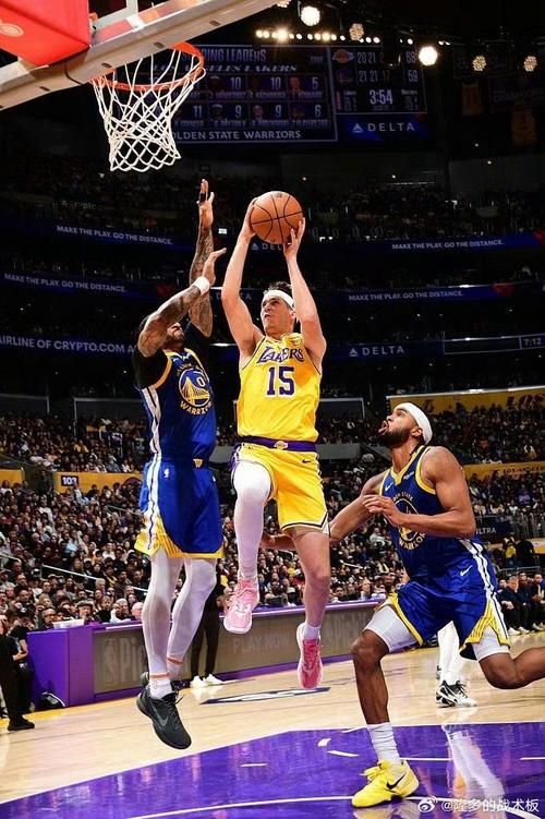 湖人冲击9连胜！ESPN预测明日胜率：湖人56.7%魔术43.3%