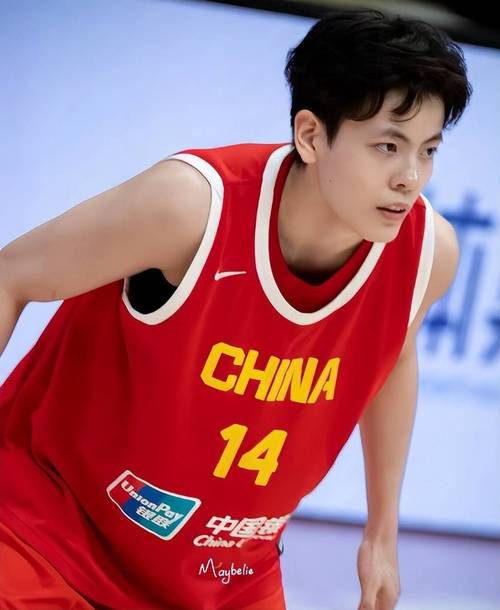 出场时间还不少！杨舒予半场16分钟5中2&三分4中1拿5分2板1助