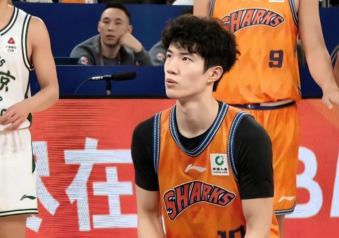 替补齐发力！李添荣三分9中6砍18分偰李永炜8中7贡献17分3板4助