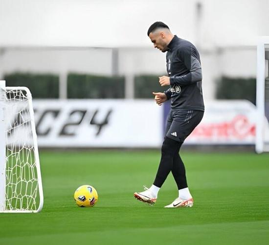 斯基拉：科斯蒂奇自由身离队，科莫、热那亚、卡利亚里和土超有意