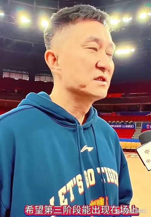 杜锋：顺德球迷很热情上半场大家没主动投入下半场打得更好一些