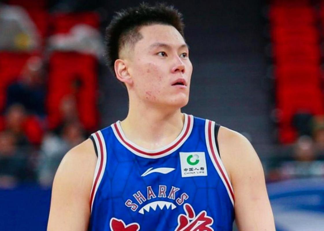 火力全开！李弘权11中8砍下全场最高27分外加5板三分9中7