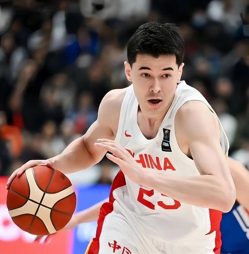 三分挺准也顶不住！新疆全场外线25中13命中率高达52%