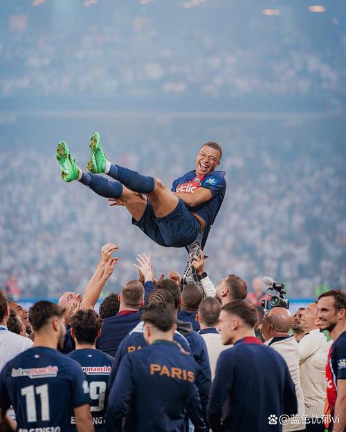 记者：姆巴佩仍在和赞助商耐克谈判，但双方存在巨大分歧