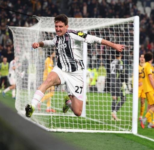 罗体：米兰将格雷茨卡列为首选引援目标，那不勒斯也加入了争夺战