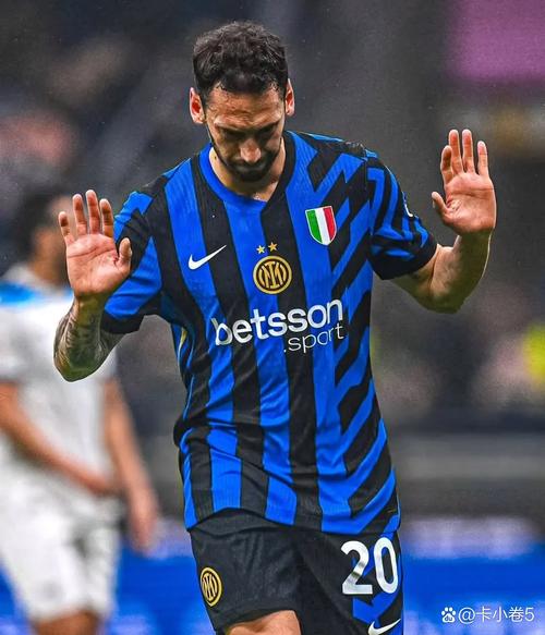 恰尔汗奥卢：2021年加盟国米之前，我收到了巴萨提交的引援方案