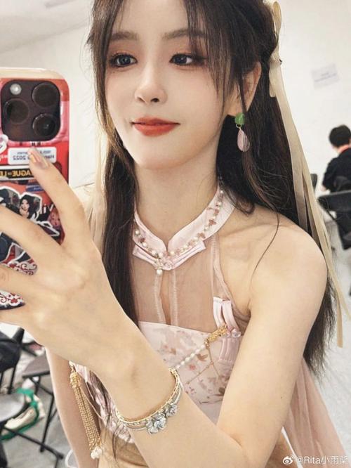 Rita晒照：汇报今日塔，运动服逛gai太舒服喇！