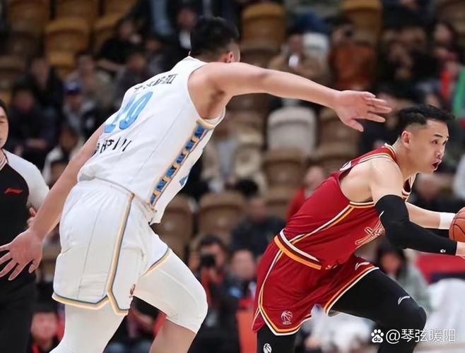 没有放弃！朱松玮连续冲筐打成2+1疯狂追分分差仅剩5分